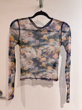 UO - Sheer Long-Sleeve Floral Mesh Top